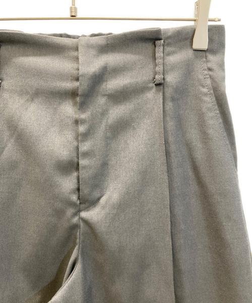 SHIPS（シップス）SHIPS (シップス) ドライオックス フロント タック ストレート パンツ グレー サイズ:Mの古着・服飾アイテム