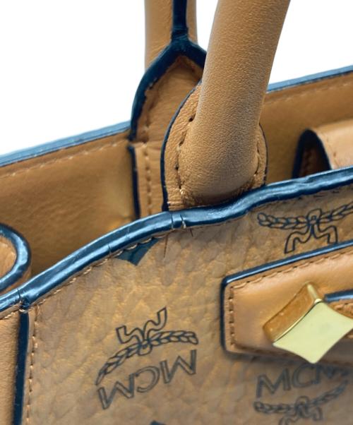 MCM（エムシーエム）MCM (エムシーエム) Essential Visetos Tote 2WAYロゴグラムショルダーバッグ ブラウンの古着・服飾アイテム