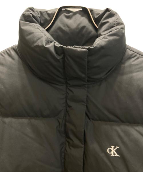 Calvin Klein Jeans（カルバンクラインジーンズ）Calvin Klein Jeans (カルバンクラインジーンズ) ショートレングス スタンドカラー ダウンジャケット ブラック サイズ:XSの古着・服飾アイテム