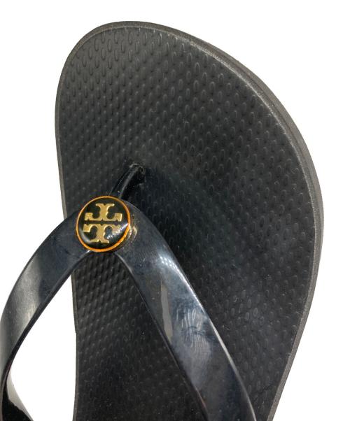 TORY BURCH（トリーバーチ）TORY BURCH (トリーバーチ) CUT-OUT WEDGEFLIP FLOP ブラック サイズ:SIZE US 10の古着・服飾アイテム
