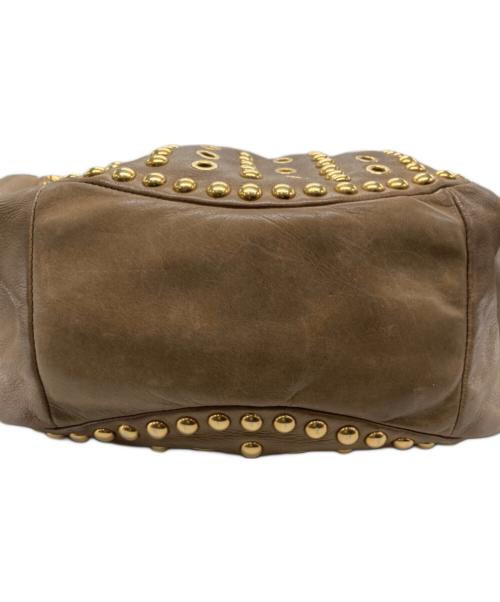 MIU MIU（ミュウミュウ）MIU MIU (ミュウミュウ) スタッズ レザーワンショルダーバッグ ブラウンの古着・服飾アイテム