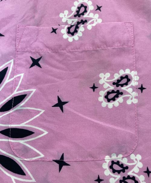 SUPREME（シュプリーム）SUPREME (シュプリーム) BANDANA SILK S/S SHIRT ピンク サイズ:SIZE Mの古着・服飾アイテム