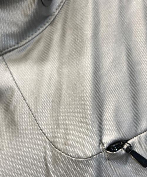 EA7 EMPORIO ARMANI（EA7 エンポリオアルマーニ）EA7 EMPORIO ARMANI (EA7 エンポリオアルマーニ) ジップアップジャケット シルバー サイズ:Mの古着・服飾アイテム