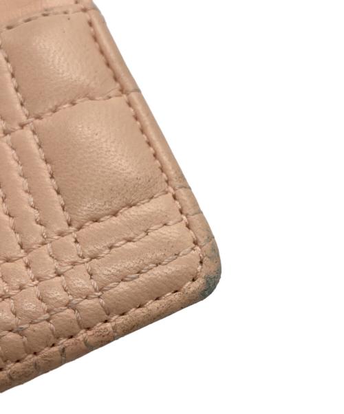 BURBERRY（バーバリー）BURBERRY (バーバリー) TB キルティング ローラカードケース ピンクの古着・服飾アイテム