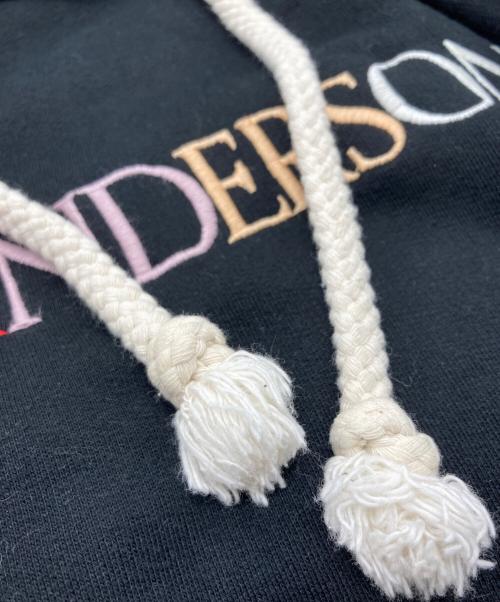 J.W.ANDERSON（ジェイダブリューアンダーソン）J.W.ANDERSON (ジェイダブリューアンダーソン) ロゴ刺繍パーカー ブラック サイズ:Sの古着・服飾アイテム