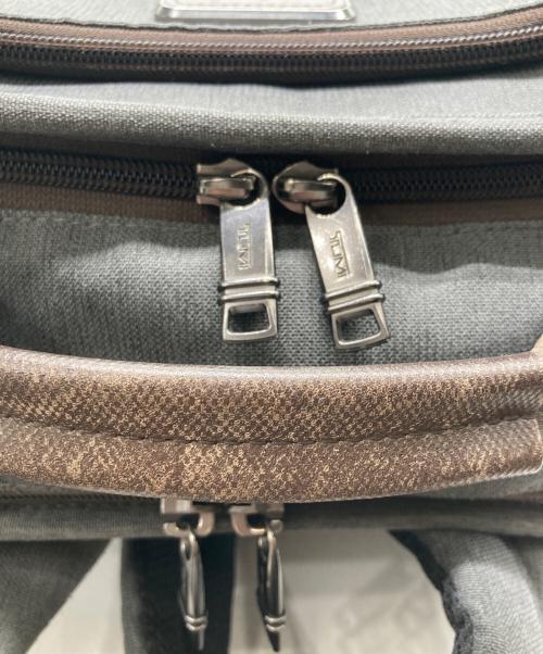 TUMI（トゥミ）TUMI (トゥミ) ALPHA 3 ブリーフ バックパック/3 Brief Backpack グレー×ブラウンの古着・服飾アイテム