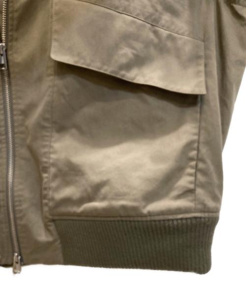 COS（コス）COS (コス) PADDED COTTON FLIGHT JACKET/パデッド コットン フライトジャケット オリーブ サイズ:Mの古着・服飾アイテム