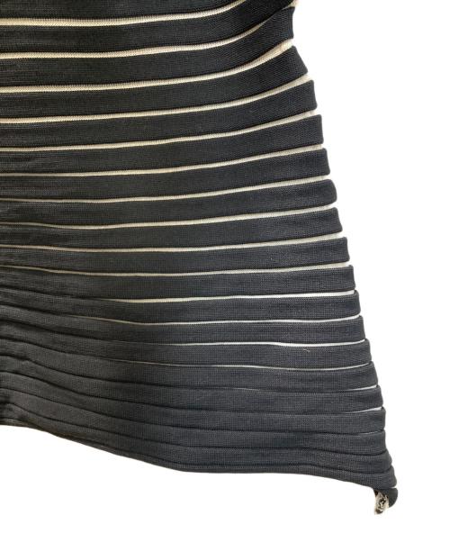 PLEATS PLEASE（プリーツプリーズ）PLEATS PLEASE (プリーツプリーズ) アシンメトリー 変形ニット ブラック×ベージュ サイズ:3の古着・服飾アイテム
