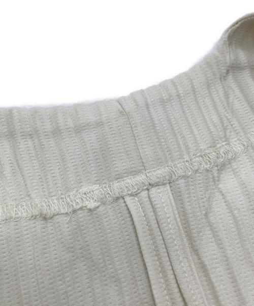 HOMME PLISSE ISSEY MIYAKE（オム プリッセ イッセイ ミヤケ）HOMME PLISSE ISSEY MIYAKE (オム プリッセ イッセイ ミヤケ) プリーツオールインワン アイボリー サイズ:SIZE 1の古着・服飾アイテム