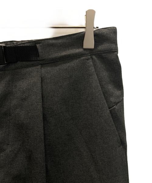 green label relaxing（グリーンレーベルリラクシング）green label relaxing (グリーンレーベルリラクシング) DAIWA (ダイワ) 1プリーツイージーパンツ グレー サイズ:Lの古着・服飾アイテム