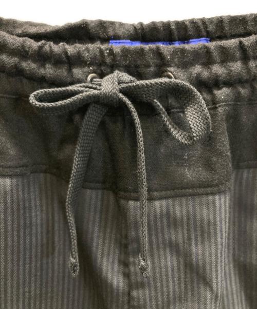 JUNYA WATANABE MAN（ジュンヤワタナベマン）JUNYA WATANABE MAN (ジュンヤワタナベマン) WOOL STRIPE PANTS ブラック×ネイビー サイズ:SIZE Mの古着・服飾アイテム
