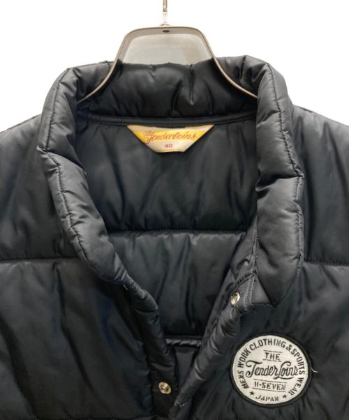 TENDERLOIN（テンダーロイン）TENDERLOIN (テンダーロイン) T-NRA VEST ワッペン付きナイロンベスト ブラック サイズ:SIZE 40の古着・服飾アイテム