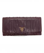PRADAプラダ）の古着「長財布」｜ボルドー
