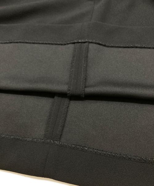UNFILO（アンフィーロ）UNFILO (アンフィーロ) BEAUTY MOVE キーネックジャンスカ ブラック サイズ:SIZE Sの古着・服飾アイテム