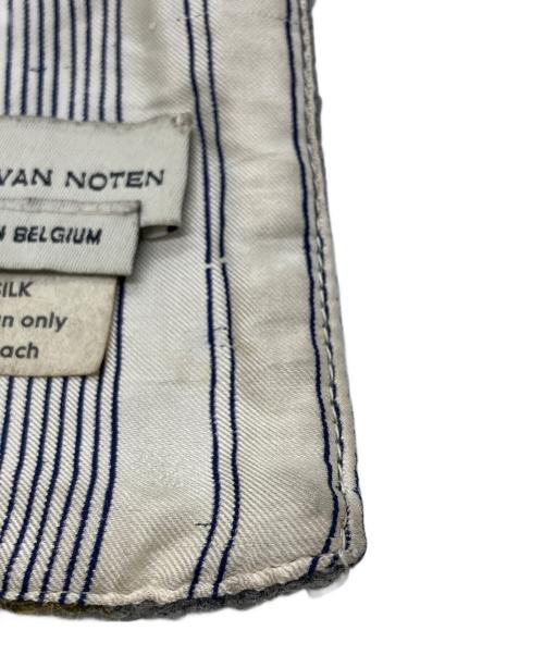 DRIES VAN NOTEN（ドリスヴァンノッテン）DRIES VAN NOTEN (ドリスヴァンノッテン) シルク混ストライプストール グレーの古着・服飾アイテム