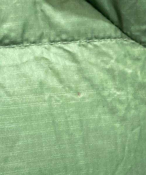 mont-bell（モンベル）mont-bell (モンベル) コロラドパーカ リバーシブル ダウンジャケット ベージュ サイズ:XLの古着・服飾アイテム