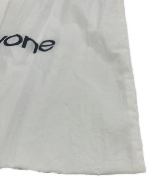 everyone（エブリワン）everyone (エブリワン) nylon kinchaku pouch ホワイトの古着・服飾アイテム