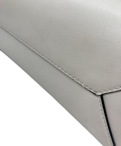 CHARLES & KEITH（チャールズアンドキース）CHARLES & KEITH (チャールズアンドキース) Nasrin ナスリン ジオメトリックショルダーバッグ ホワイトの古着・服飾アイテム