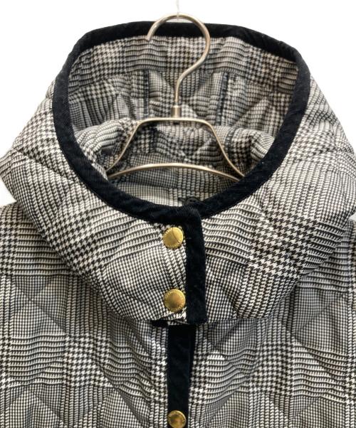 Traditional Weatherwear（トラディショナルウェザーウェア）Traditional Weatherwear (トラディショナルウェザーウェア) ノーカラーキルティングコート ホワイト×ブラック サイズ:36の古着・服飾アイテム