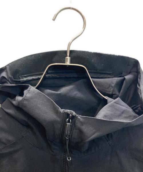 ARC'TERYX（アークテリクス）ARC'TERYX (アークテリクス) SQUAMISH HOODY/スクァミッシュ・フーディ ブラック サイズ:SIZE Mの古着・服飾アイテム