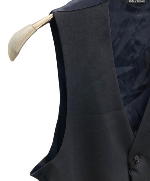 GIORGIO ARMANI STAFF（ジョルジョアルマーニスタッフ）GIORGIO ARMANI STAFF (ジョルジョアルマーニスタッフ) ジレ ブラック サイズ:SIZE 46 未使用品の古着・服飾アイテム