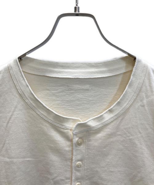 Maison Kinema（メゾン キネマ）Maison Kinema (メゾン キネマ) ヘンリーネックカットソー ベージュ サイズ:Lの古着・服飾アイテム