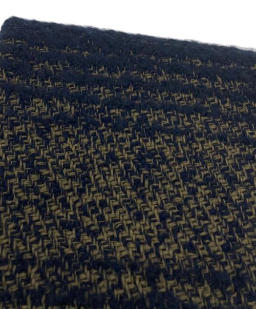 JOHNSTONS OF ELGIN（ジョンストンズオブエルガン）JOHNSTONS OF ELGIN (ジョンストンズオブエルガン) オンブレテクスチュアルスカーフ ネイビー×オリーブの古着・服飾アイテム