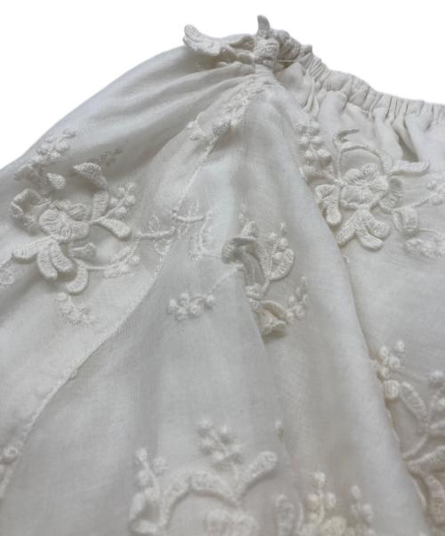 SLOBE IENA（スローブ イエナ）SLOBE IENA (スローブ イエナ) crinkle crinkle crinkle (クリンクル クリンクル クリンクル) embroidery camisol ホワイト サイズ:Free 未使用品の古着・服飾アイテム