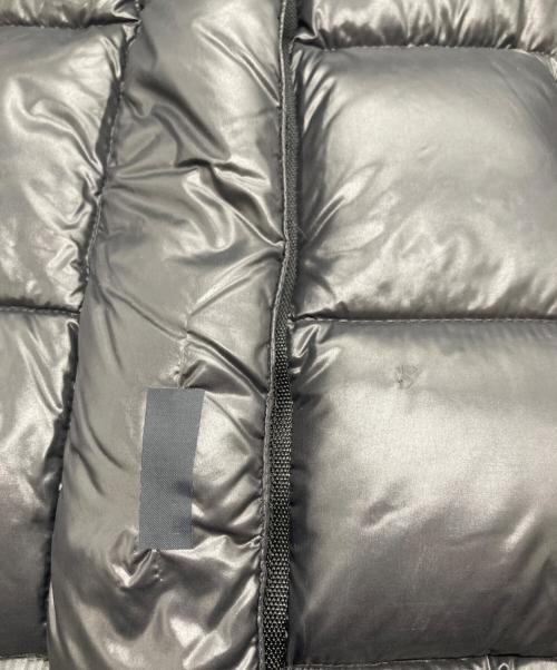 PRADA（プラダ）PRADA (プラダ) トライアングルロゴホワイトグースダウンジャケット ブラック サイズ:38の古着・服飾アイテム