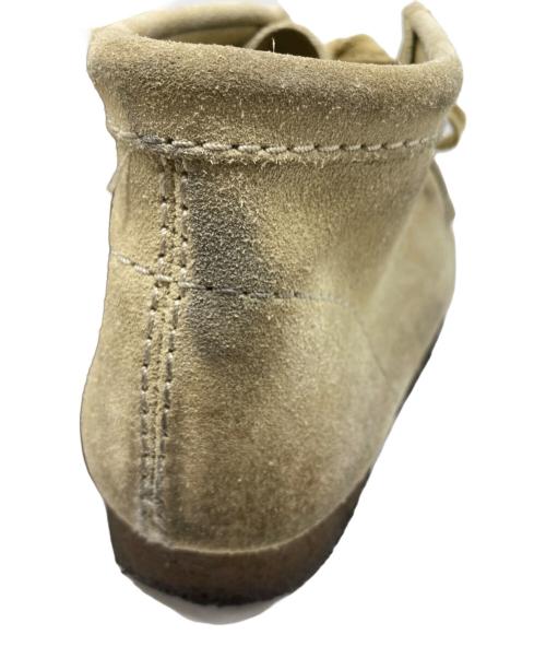 CLARKS（クラークス）CLARKS (クラークス) ワラビーブーツ ベージュ サイズ:SIZE 25.5cmの古着・服飾アイテム
