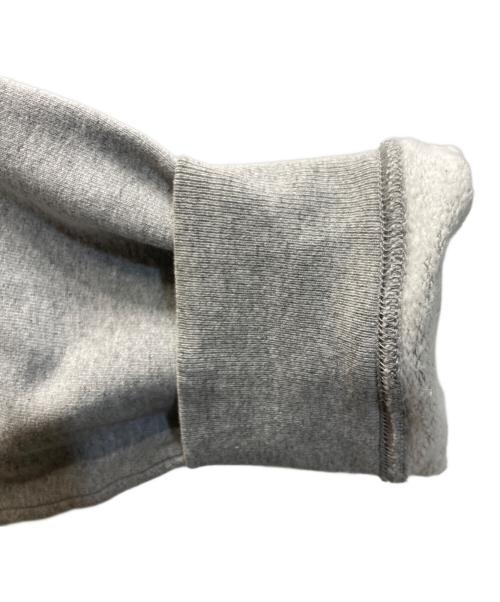 SUPREME（シュプリーム）Supreme (シュプリーム) Cutout Logo Crewneck グレー サイズ:SIZE Sの古着・服飾アイテム