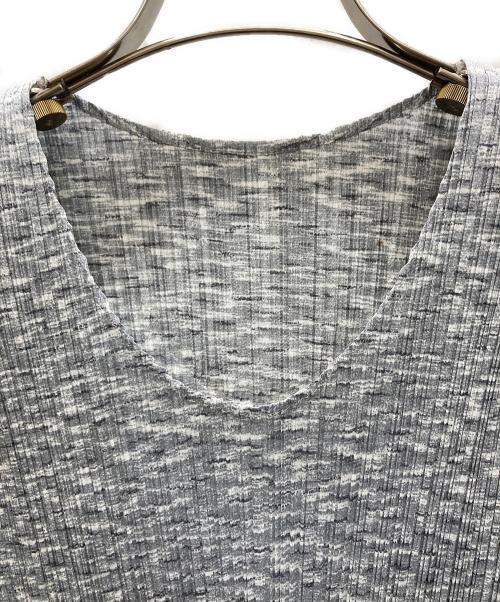PLEATS PLEASE（プリーツプリーズ）PLEATS PLEASE (プリーツプリーズ) ノースリーブカットソー グレー サイズ:SIZE 3の古着・服飾アイテム