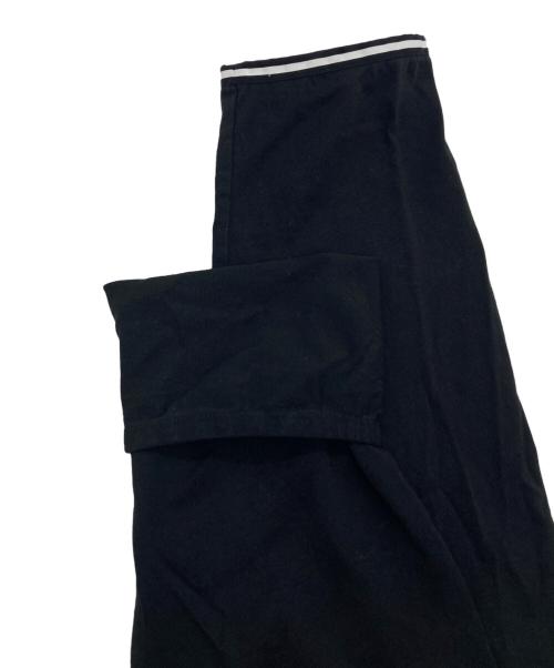 MONCLER（モンクレール）MONCLER (モンクレール) MAGLIA GIROCOLLO 縦ロゴプリント ロングスリーブカットソー ブラック サイズ:SIZE Lの古着・服飾アイテム