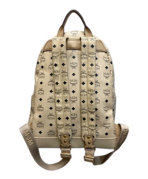 MCM（エムシーエム）MCM (エムシーエム) ヴィセトスロゴグラムスタッズリュック ベージュ サイズ:下記参照の古着・服飾アイテム