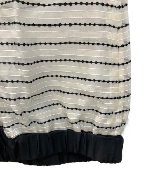 BEATRICE（ベアトリス）BEATRICE (ベアトリス) シアーボーダーブルゾン ベージュ サイズ:SIZE 38 未使用品の古着・服飾アイテム