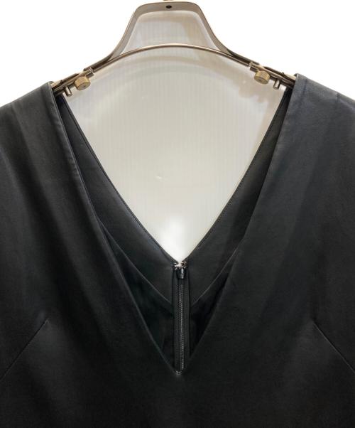 BARNEYS NEWYORK（バーニーズ・ニューヨーク）BARNEYS NEWYORK (バーニーズ・ニューヨーク) エコレザージャンパースカート ブラック サイズ:SIZE 36の古着・服飾アイテム