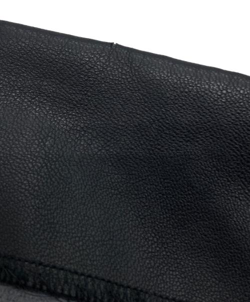 BARNEYS NEWYORK（バーニーズ・ニューヨーク）BARNEYS NEWYORK (バーニーズ・ニューヨーク) エコレザージャンパースカート ブラック サイズ:SIZE 36の古着・服飾アイテム