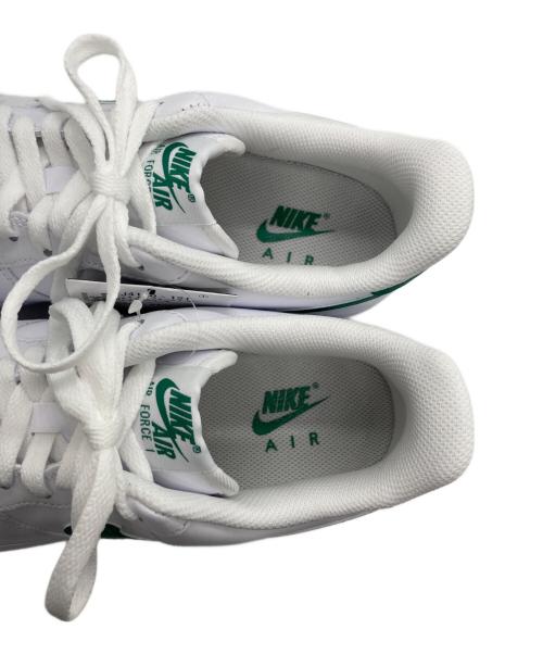 NIKE（ナイキ）NIKE (ナイキ) AIR FORCE 1 '07 ホワイト×グリーン サイズ:SIZE 27cm 未使用品の古着・服飾アイテム