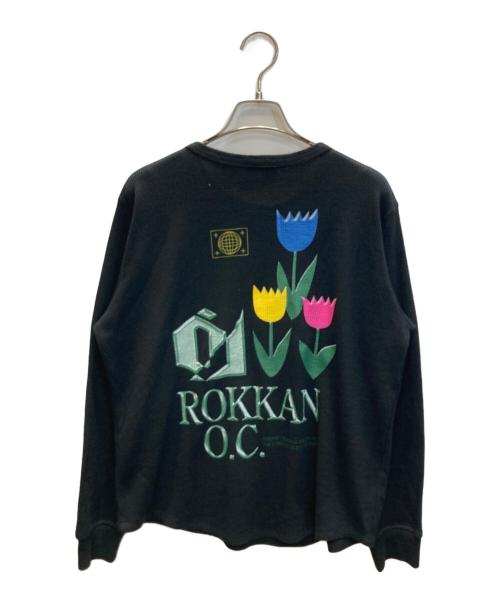 ROKKAN O.C（ロッカン オーシー）ROKKAN O.C (ロッカン オーシー) バックプリントヘンリーネックカットソー ブラック サイズ:SIZE Mの古着・服飾アイテム
