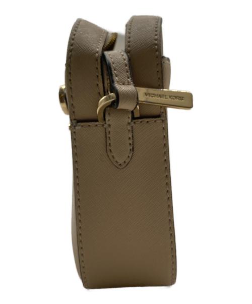 MICHAEL KORS（マイケルコース）MICHAEL KORS (マイケルコース) ショルダーバッグ ベージュの古着・服飾アイテム