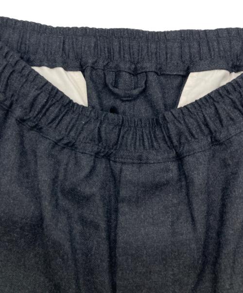 STILL BY HAND（スティルバイハンド）STILL BY HAND (スティルバイハンド) 別注 ウールワイドスピンドルパンツ グレー サイズ:SIZE 46 未使用品の古着・服飾アイテム