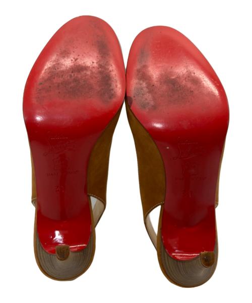 Christian Louboutin（クリスチャン・ルブタン）Christian Louboutin (クリスチャン・ルブタン) ラウンドトゥー ヒールサンダル ブラウン サイズ:SIZE 37の古着・服飾アイテム