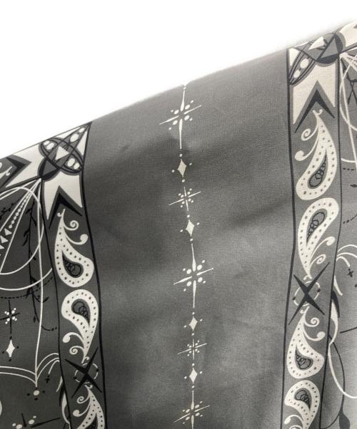 sacai（サカイ）sacai (サカイ) Dr.Woo Bandana T-shirt グレー サイズ:SIZE 2の古着・服飾アイテム