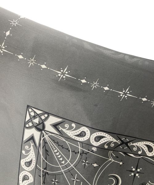 sacai（サカイ）sacai (サカイ) Dr.Woo Bandana T-shirt グレー サイズ:SIZE 2の古着・服飾アイテム