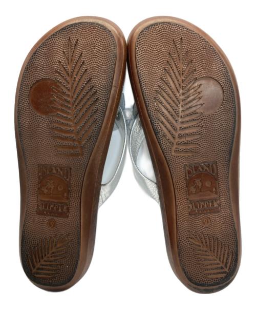 ISLAND SLIPPER（アイランドスリッパ）ISLAND SLIPPER (アイランドスリッパ) メタリックトングサンダル シルバー サイズ:SIZE 9の古着・服飾アイテム