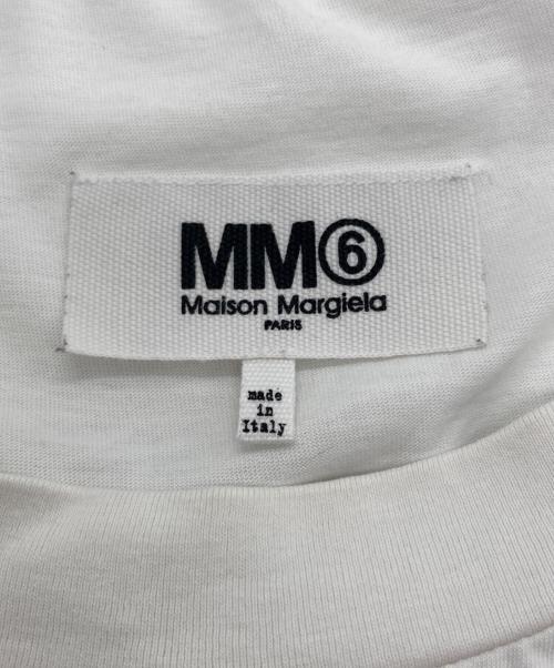MM6 Maison Margiela（エムエムシックスメゾンマルジェラ）MM6 Maison Margiela (エムエムシックスメゾンマルジェラ) ロゴパッチカットソー ホワイト サイズ:SIZE Lの古着・服飾アイテム