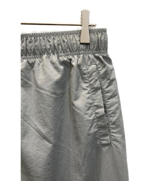 HELIX（ヘリックス）HELIX (ヘリックス) LOGO CHARM NYLON PANTS グレー サイズ:Mの古着・服飾アイテム