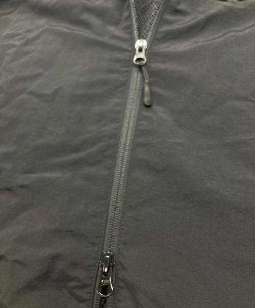 HELIX（ヘリックス）HELIX (ヘリックス) LOGO CHARM NYLON JACKET ブラック サイズ:SIZE Sの古着・服飾アイテム