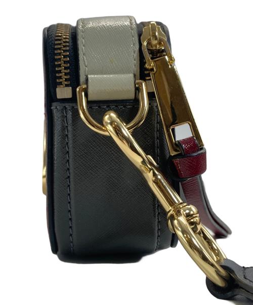 MARC JACOBS（マークジェイコブス）MARC JACOBS (マークジェイコブス) THE SNAPSHOT レッド サイズ:下記参照の古着・服飾アイテム
