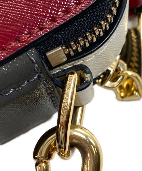 MARC JACOBS（マークジェイコブス）MARC JACOBS (マークジェイコブス) THE SNAPSHOT レッド サイズ:下記参照の古着・服飾アイテム